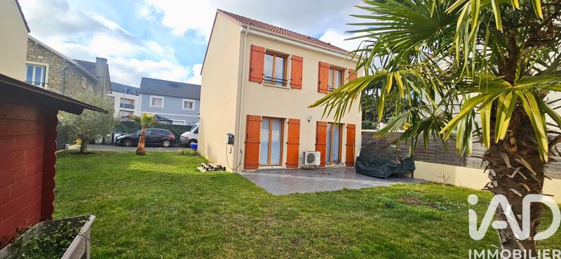 Maison - 93 m² - 5 pièces