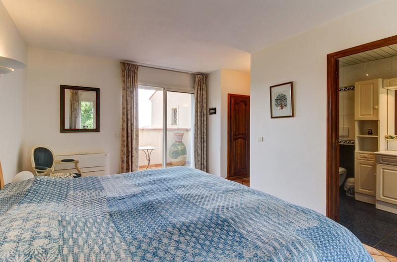 Propriété - 317 m² - 9 pièces