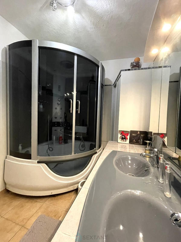 Maison - 98 m² - 5 pièces