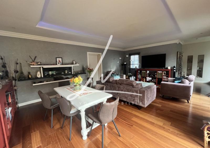 Maison - 185 m² - 8 pièces