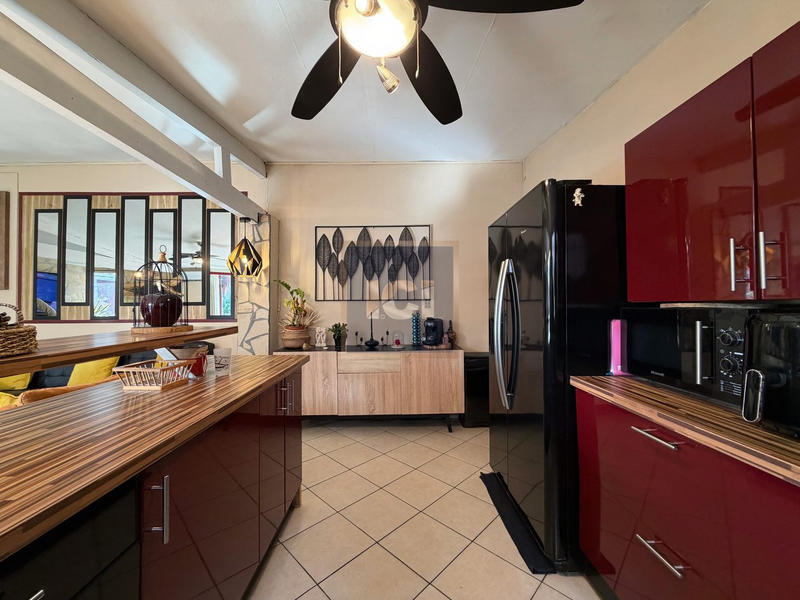 Maison - 96 m² - 4 pièces