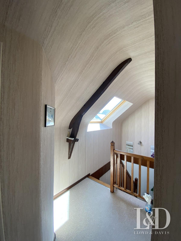 Maison traditionnelle - 160 m² - 8 pièces