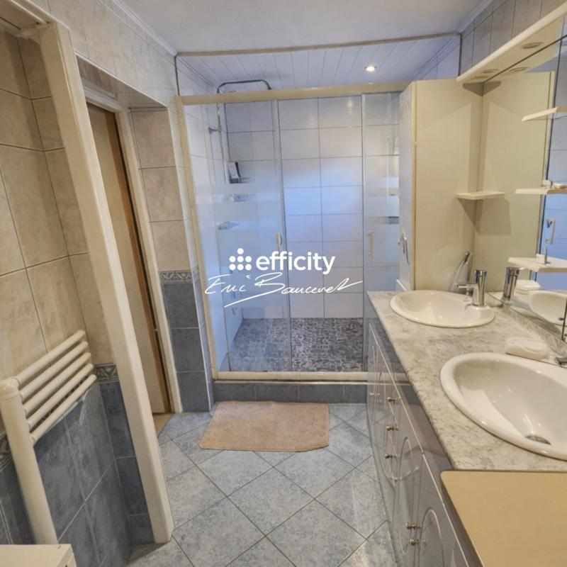 Maison - 130 m² - 7 pièces