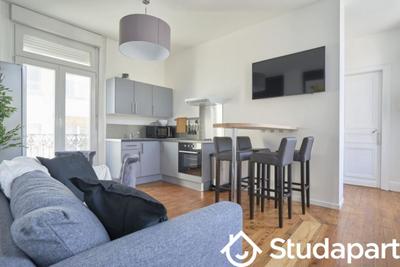 Chambre - 10 m² - 1 pièce