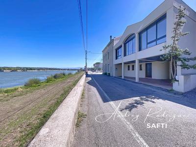 Maison - 217 m² - 6 pièces