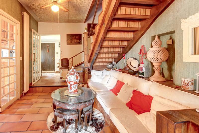 Maison - 255 m² - 6 pièces