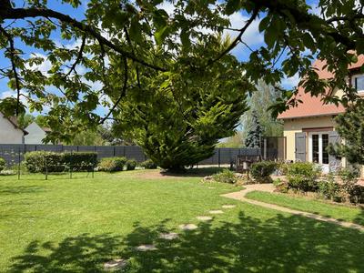 Maison traditionnelle - 98 m² - 4 pièces