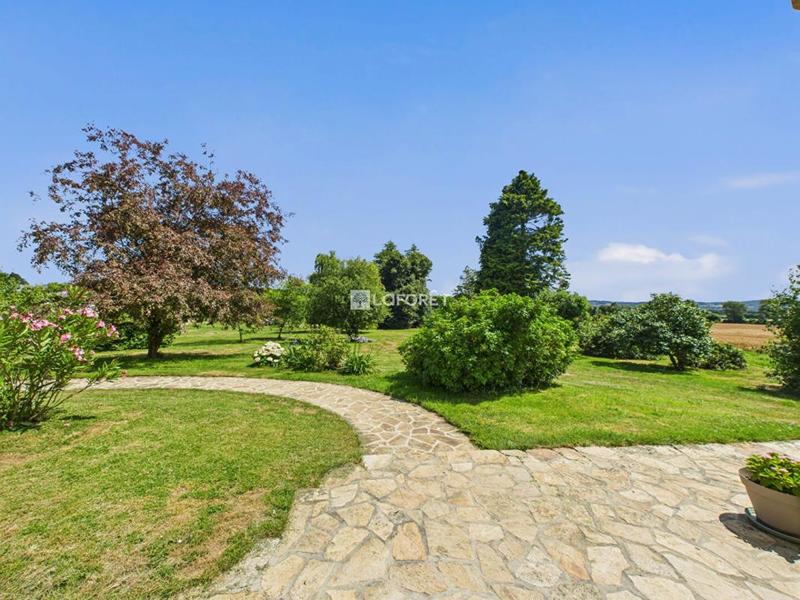 Maison - 205 m² - 8 pièces