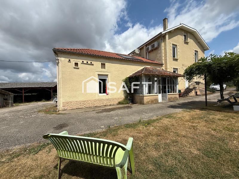 Maison - 205 m² - 9 pièces