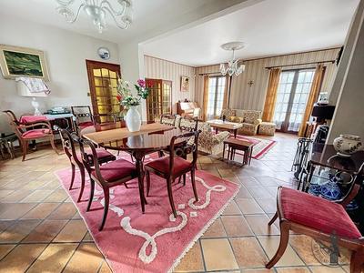 Maison - 180 m² - 6 pièces
