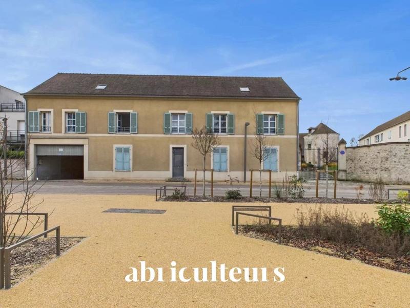 Appartement ancien - 84 m² - 4 pièces