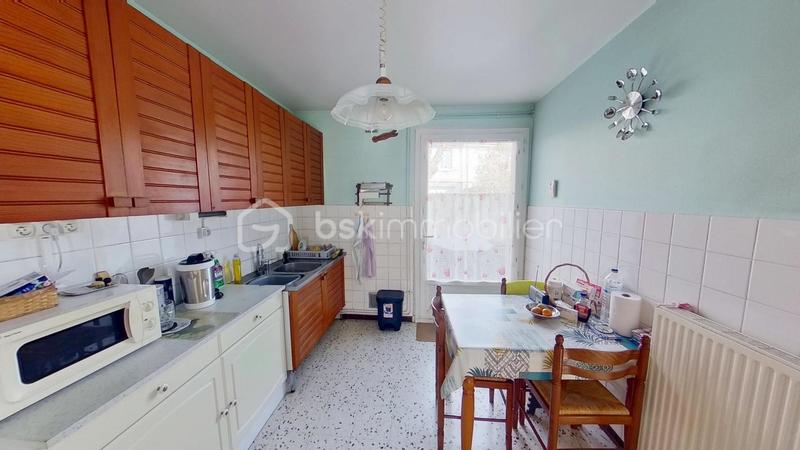 Maison - 99 m² - 5 pièces