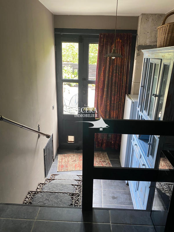 Maison - 220 m² - 7 pièces