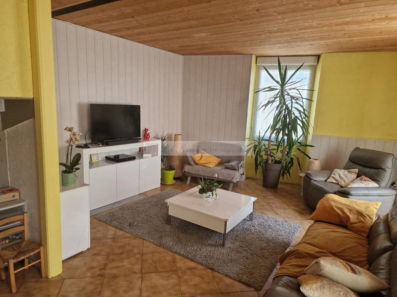 Maison - 208 m² - 9 pièces