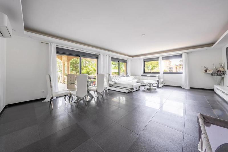 Château - 1 000 m² - 7 pièces