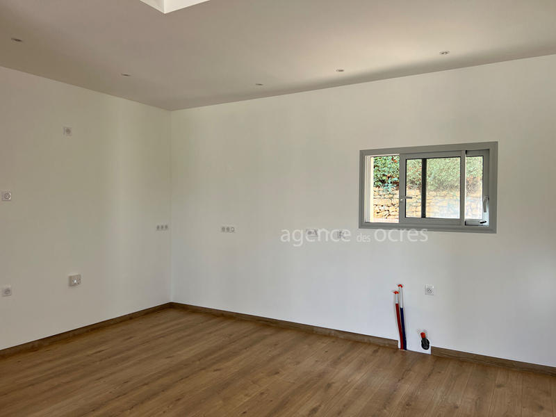 Maison - 240 m² - 5 pièces