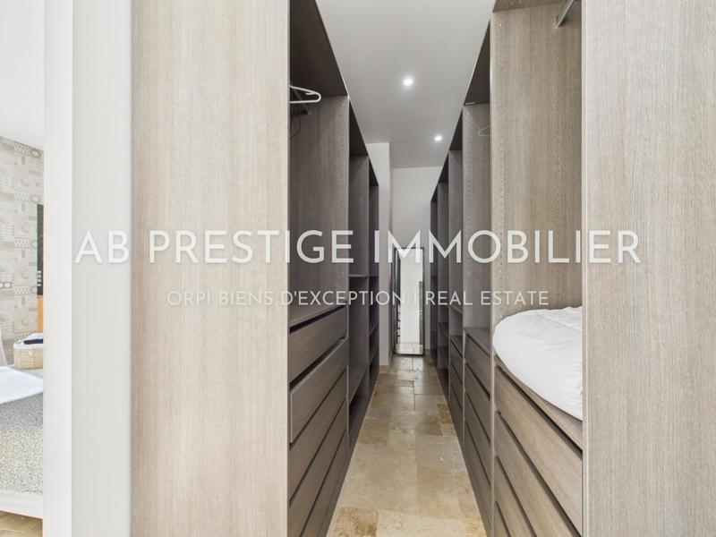 Maison - 180 m² - 5 pièces