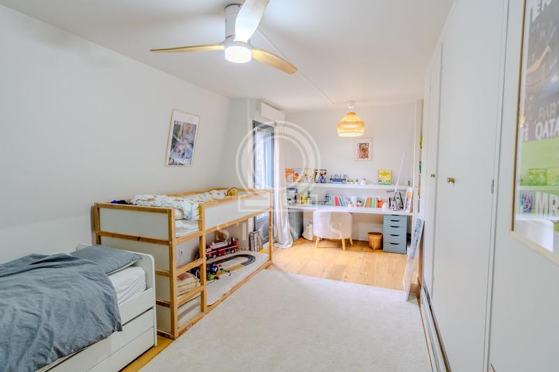 Maison - 250 m² - 8 pièces