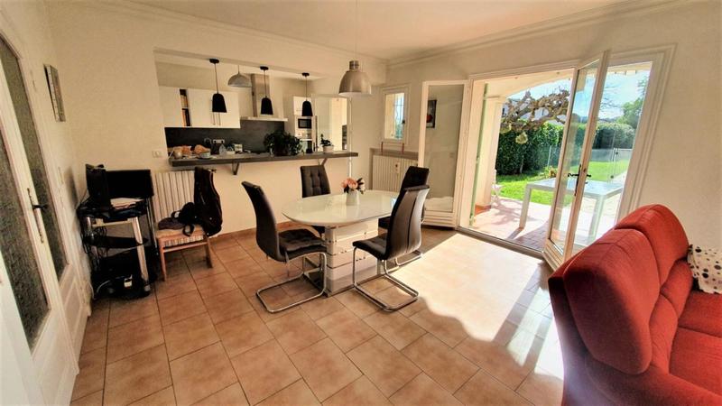 Villa - 227 m² - 6 pièces