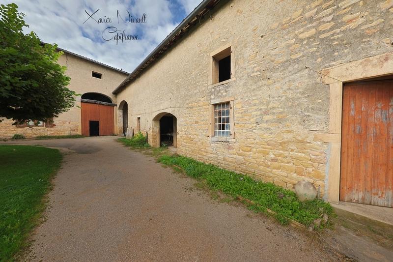 Maison - 261 m² - 6 pièces
