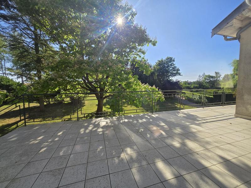 Maison - 393 m² - 10 pièces