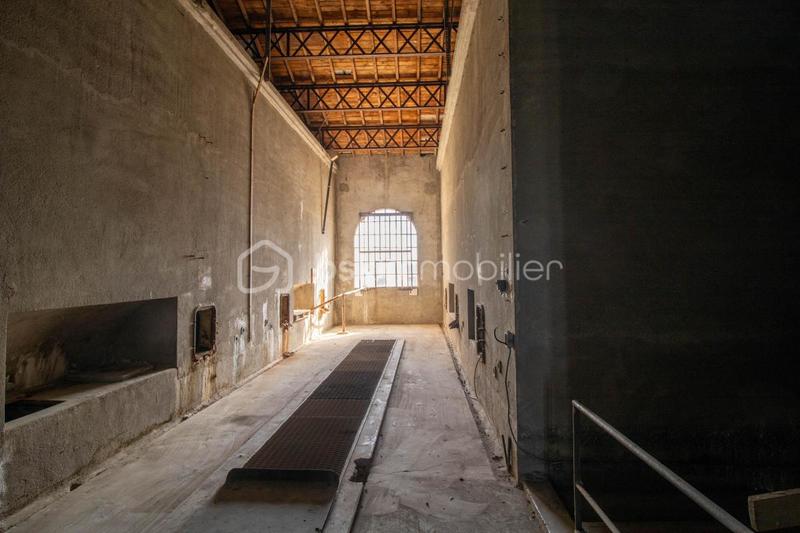 Grange - 303 m² - 1 pièce