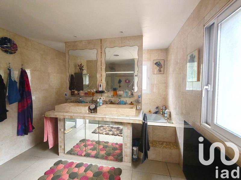 Maison - 290 m² - 8 pièces