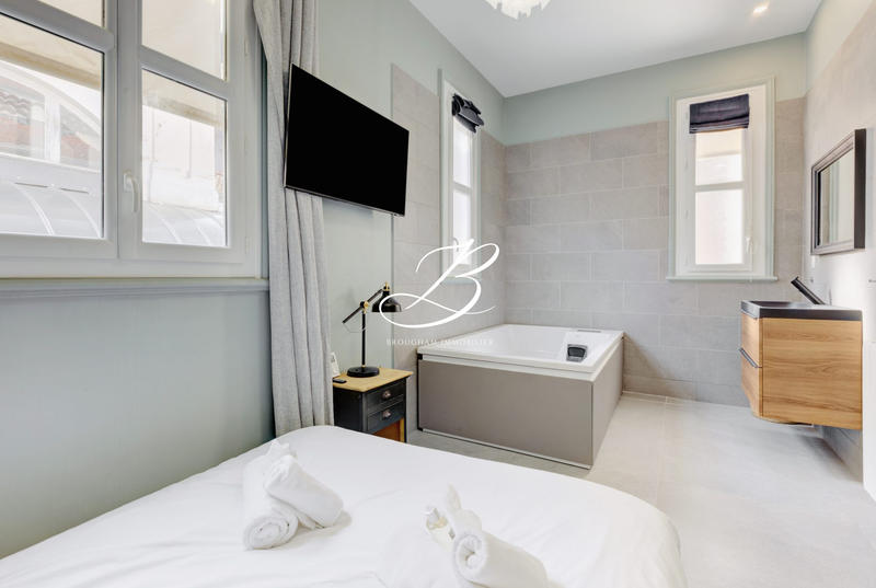 Appartement - 165 m² - 4 pièces