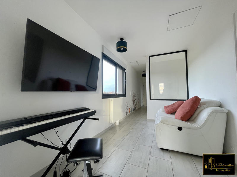 Maison - 270 m² - 9 pièces