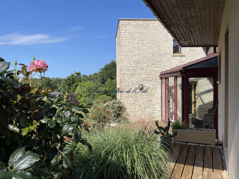 Maison - 248 m² - 9 pièces