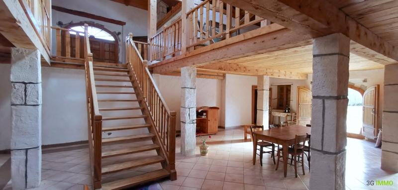 Maison en pierre - 441 m² - 13 pièces