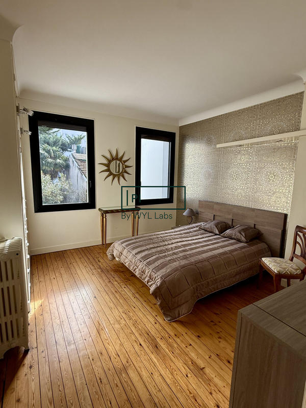 Maison - 346 m² - 8 pièces