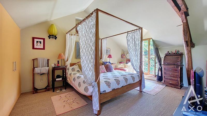 Maison - 371 m² - 12 pièces