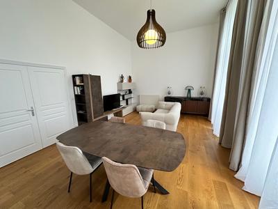 Appartement - 80 m² - 3 pièces