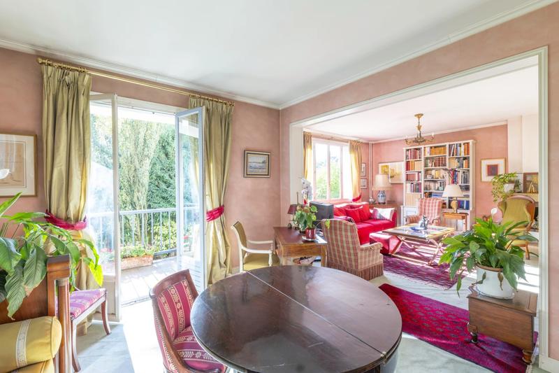 Maison - 249 m² - 9 pièces