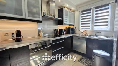 Maison - 92 m² - 4 pièces