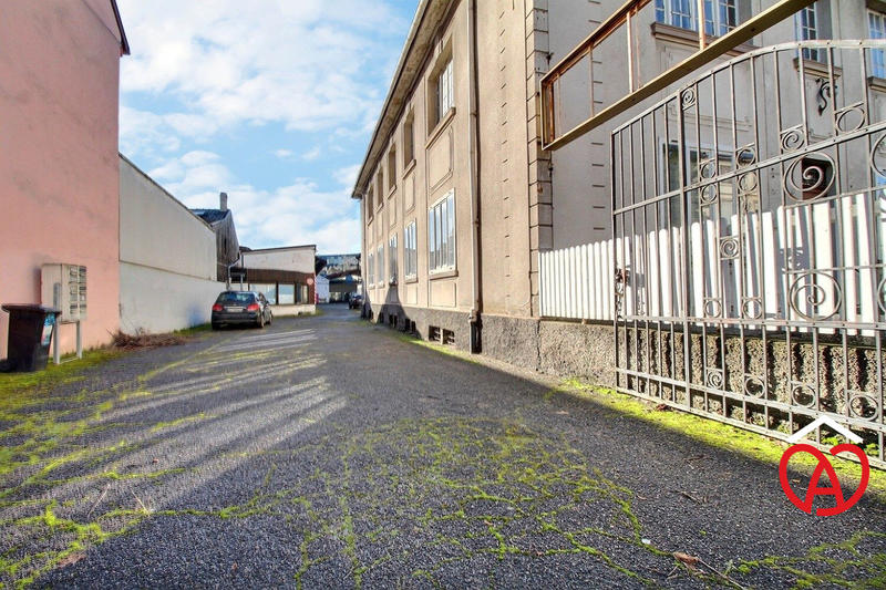 Maison - 408 m² - 17 pièces