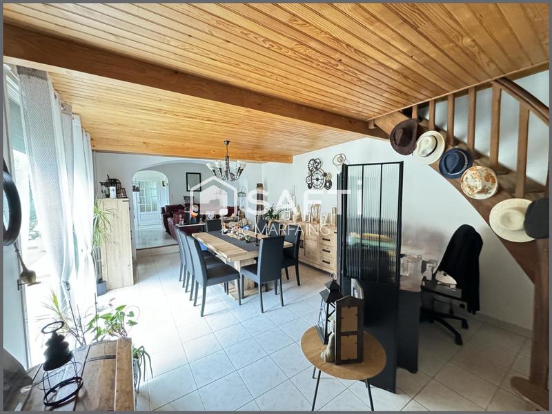 Maison - 325 m² - 8 pièces