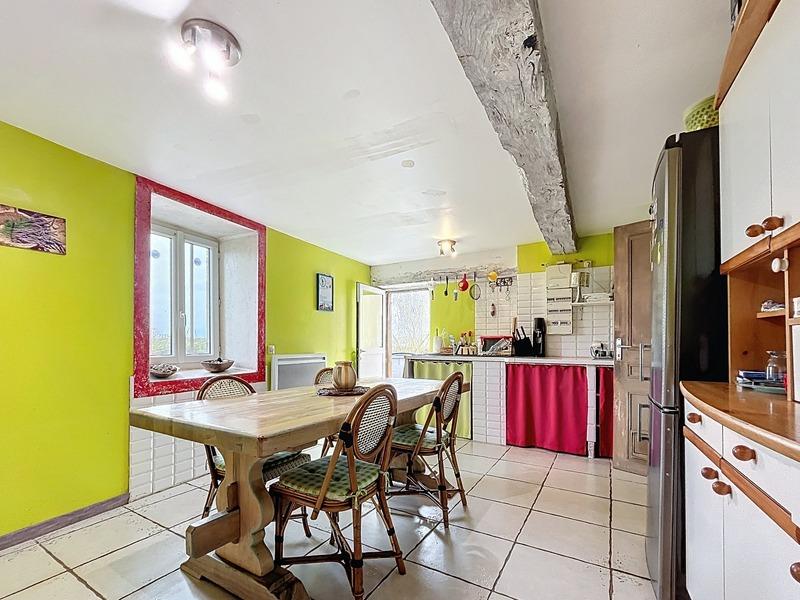 Maison - 270 m² - 12 pièces