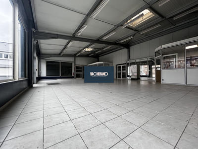 Local commercial - 929 m² - 4 pièces