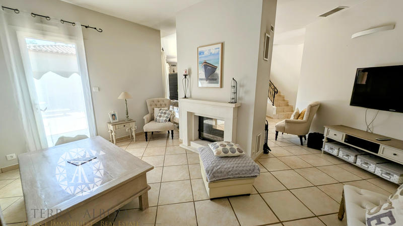 Villa - 254 m² - 8 pièces