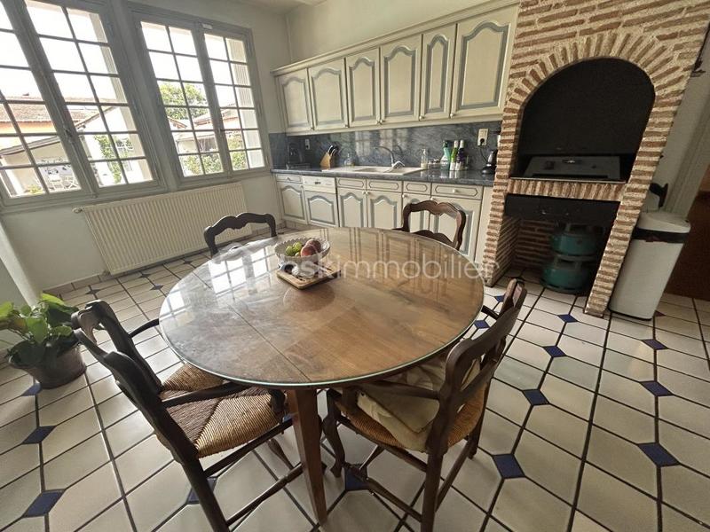 Propriété - 453 m² - 11 pièces