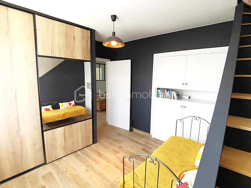 Maison - 248 m² - 11 pièces