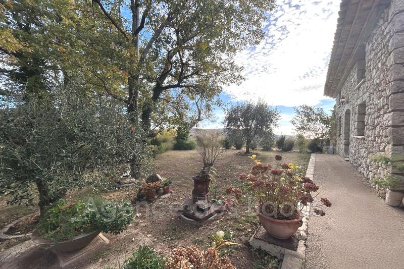 Maison - 222 m² - 6 pièces