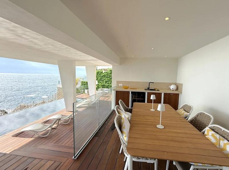 Villa - 247 m² - 6 pièces