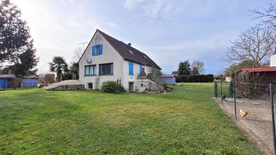 Maison - 243 m² - 11 pièces