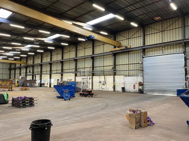 Local d'activité / Entrepôt - 3 150 m²