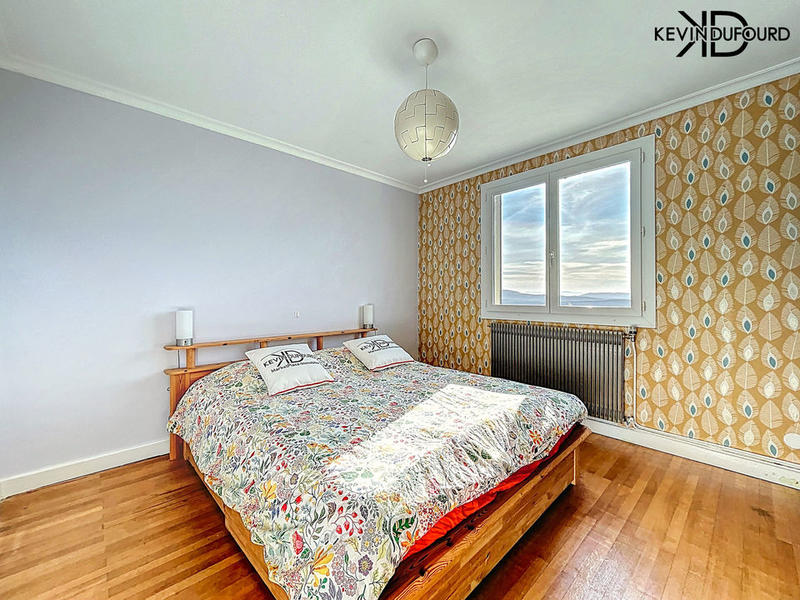 Maison - 175 m² - 9 pièces