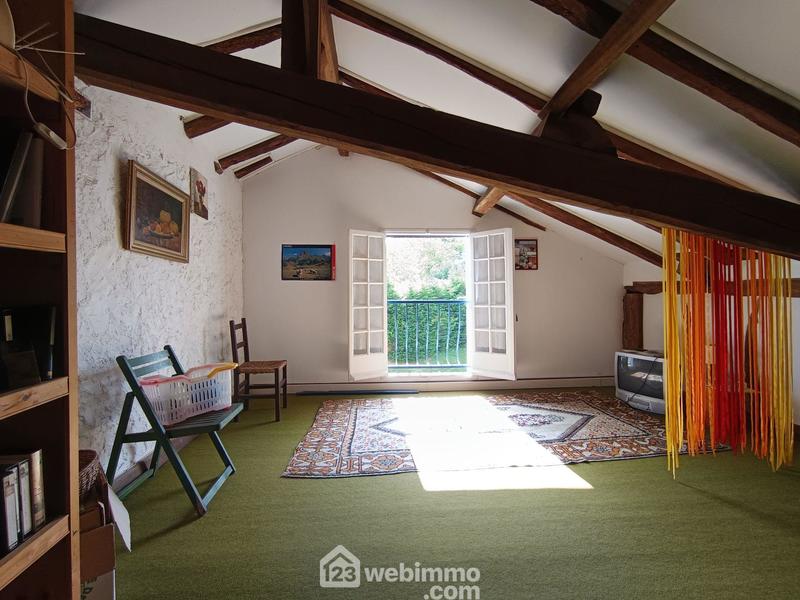 Maison - 215 m² - 7 pièces