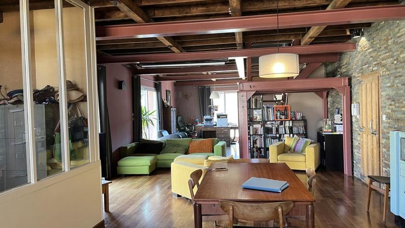 Maison - 250 m² - 7 pièces